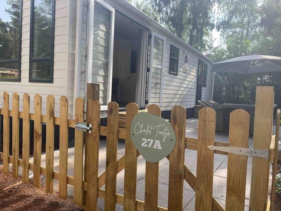 Chalet Toetje Op De Veluwe Hoenderloo Eksteriør bilde