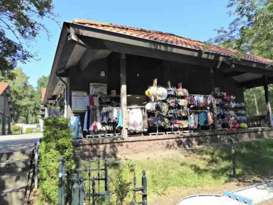 Chalet Toetje Op De Veluwe Hoenderloo Eksteriør bilde